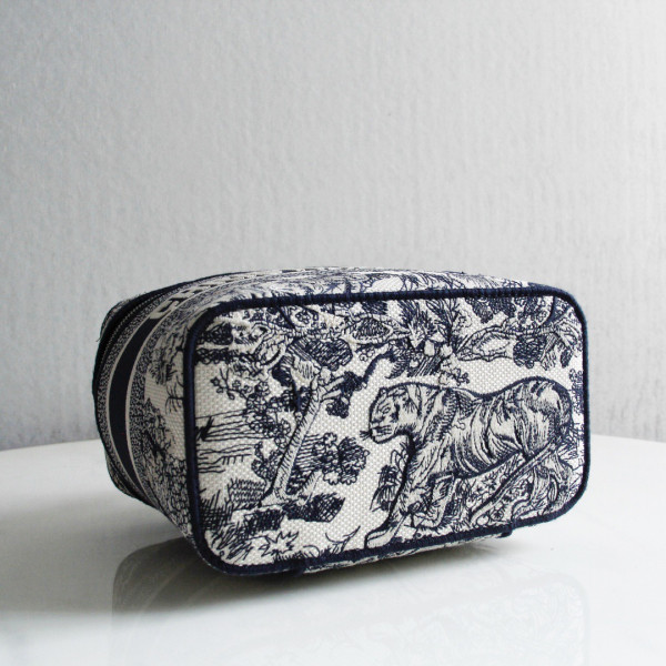 D*or vanity case-24-17-13.5cm