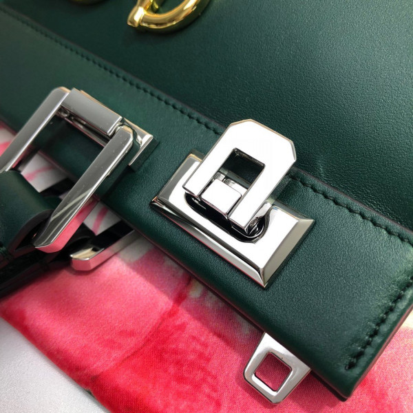 G*u*i zumi small top handle bag