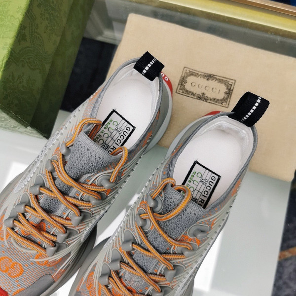 G*u*i run sneaker