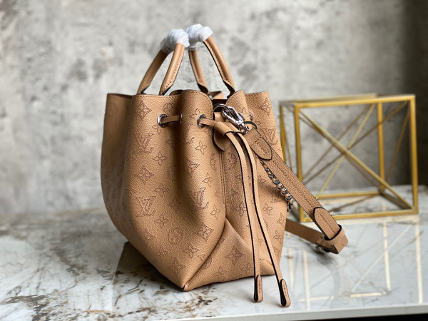 l**is V*t*n bella tote