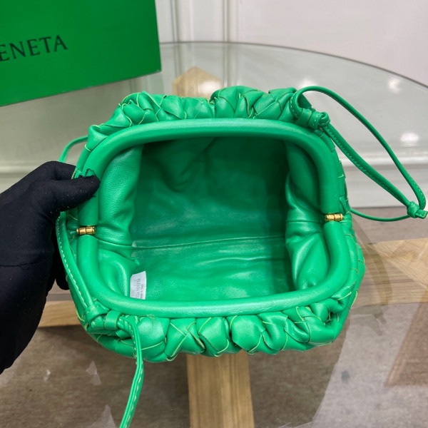 Bo*te*ga ve*ne*ta mini pouch