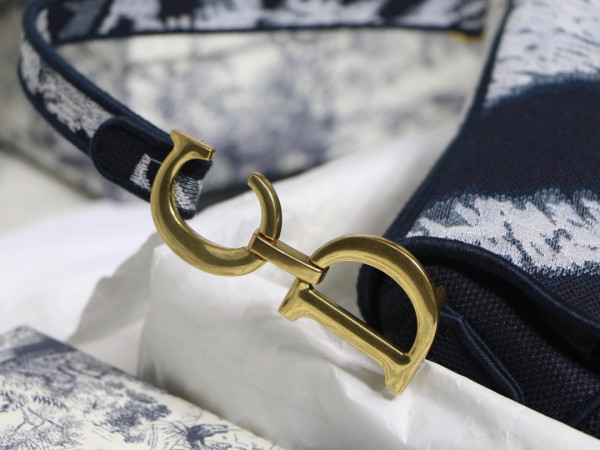 D*or saddle bag