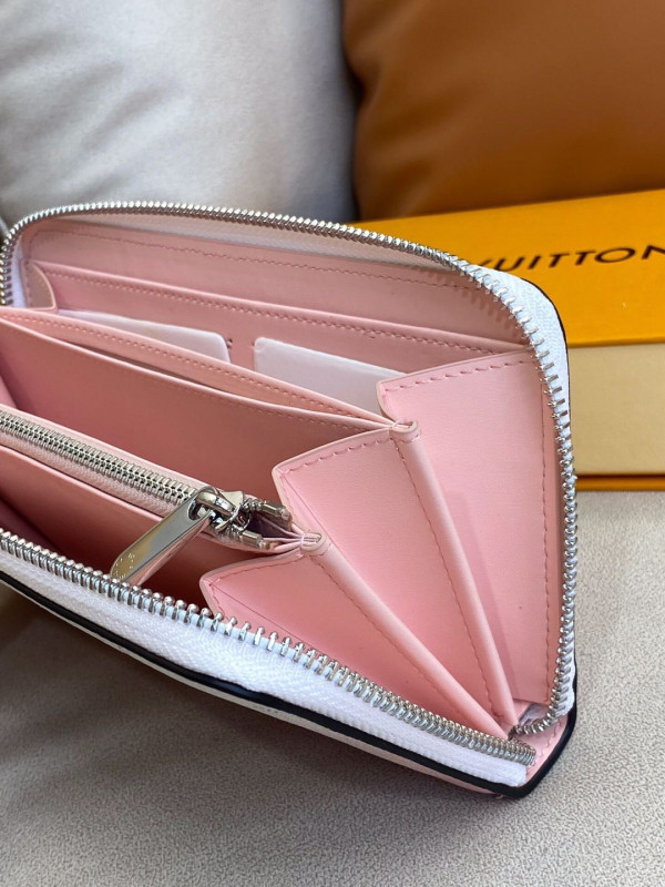 l**is V*t*n zippy wallet
