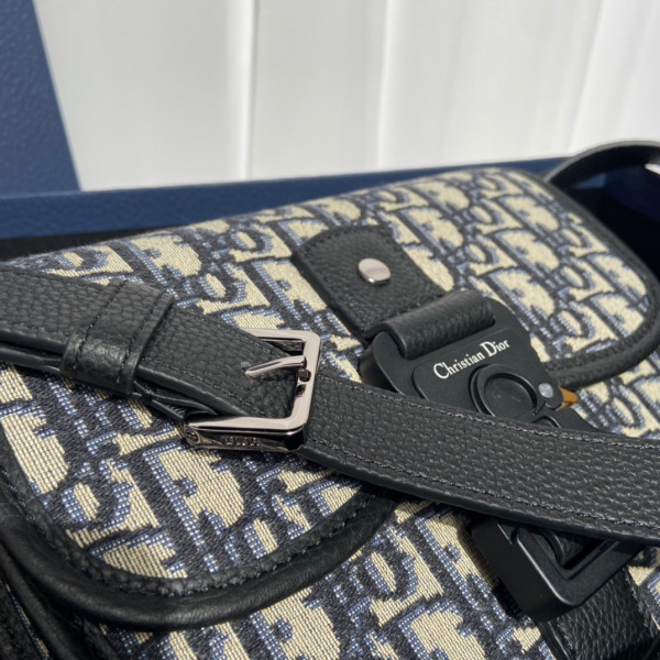 D*or gallop messenger bag