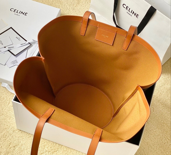 Ce**e medium couffin cuir triomphe