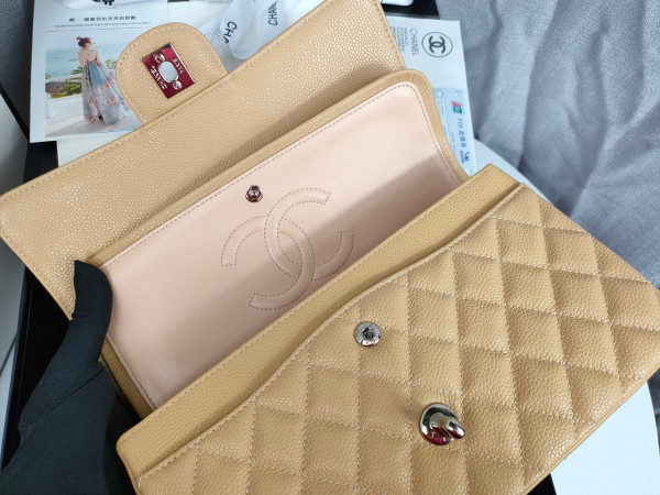 CL CLASSIC HANDBAG