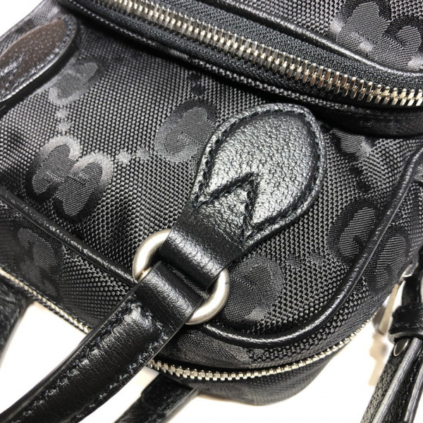 G*u*i off the grid shoulder bag