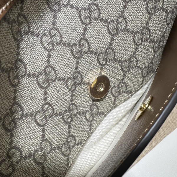 G*u*i messenger bag with interlocking g