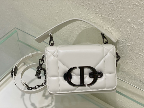 D*or 30 montaigne box bag with handle