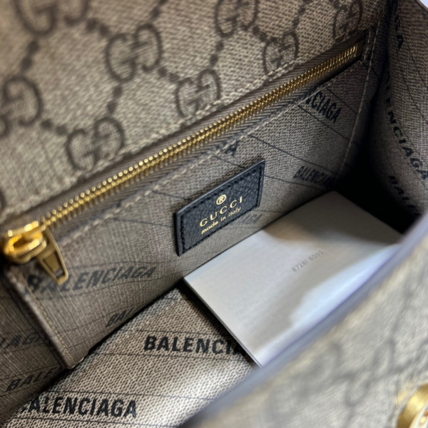 g*u*i x Ba*len*cia*ga hourglass