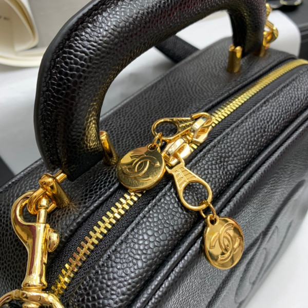 CL VANITY CASE