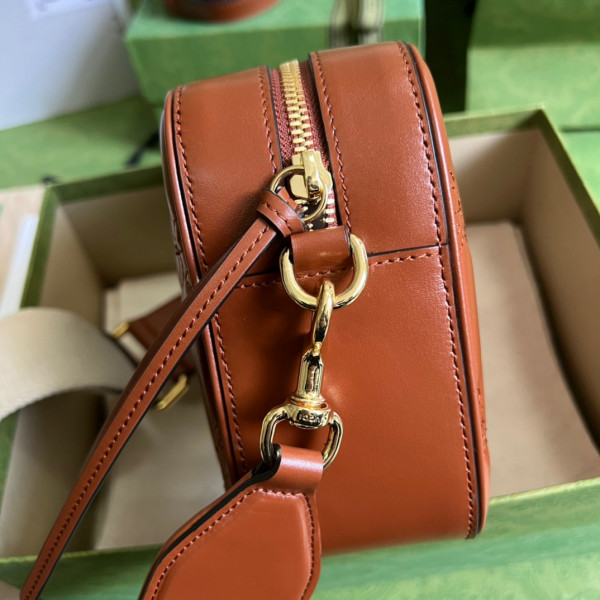 G*u*i gg matelassé leather shoulder bag