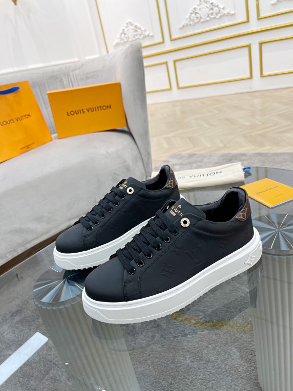 l**is V*t*n women"s time out sneaker