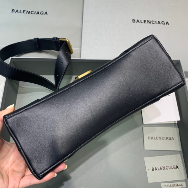 Ba*len*cia*ga downtown medium shoulder bag