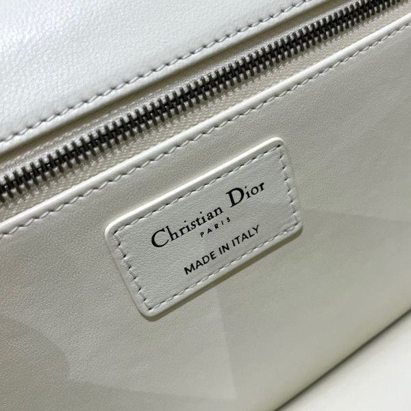 D*or 30 montaigne chain bag with handle