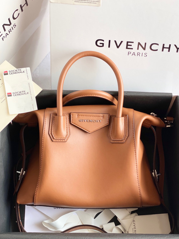 GIVENCHY ANTIGONA SOFT