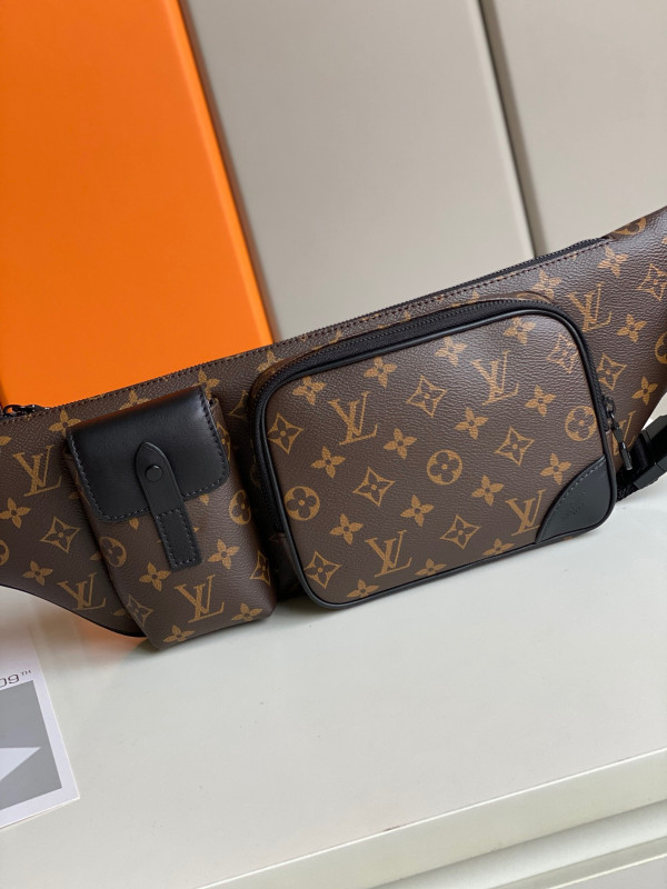 l**is V*t*n christopher bumbag