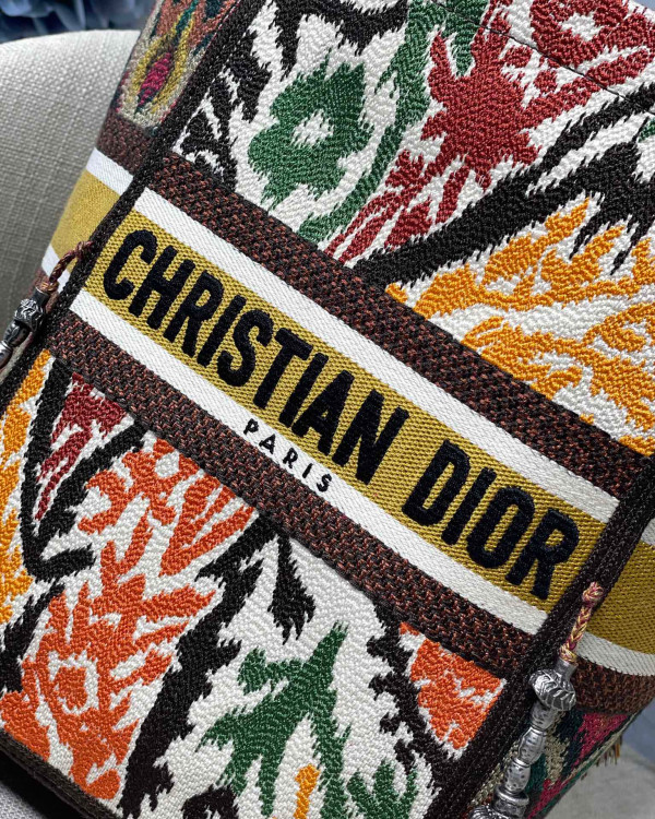 D*or d-bubble bucket bag
