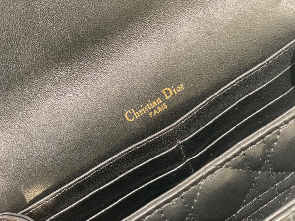 D*or lady D*or chain pouch