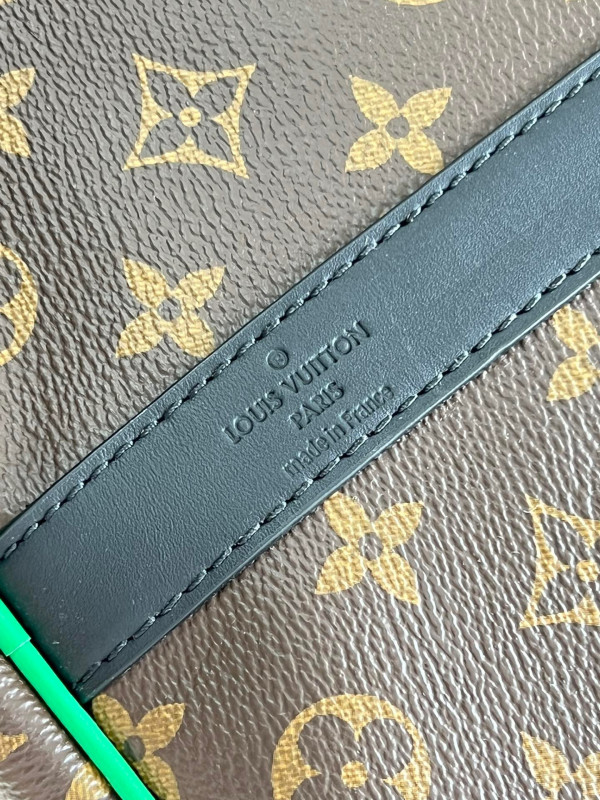 l**is V*t*n keepall bandouliÈre 50