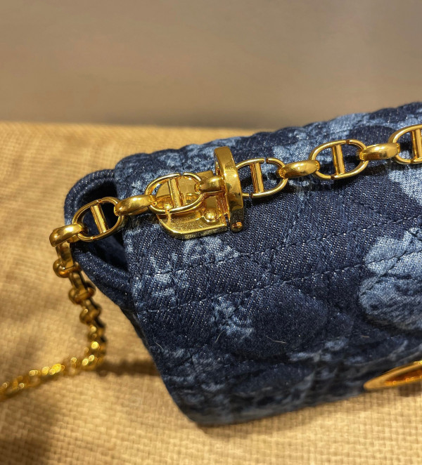 D*or 30 montaigne bag