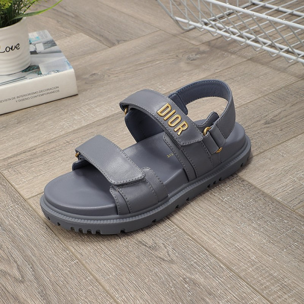 D*oract sandal