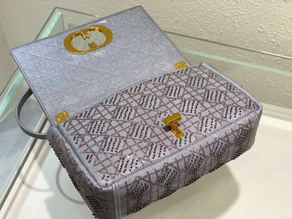 D*or medium caro bag