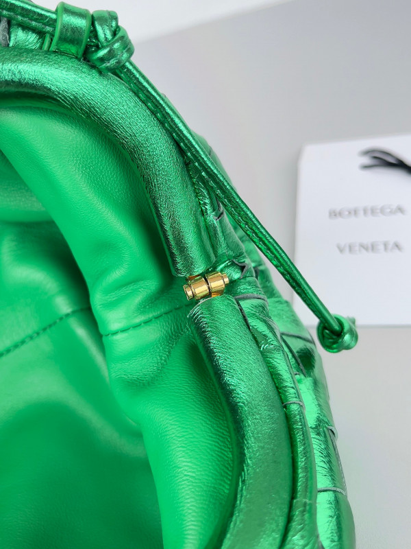 Bo*te*ga ve*ne*ta mini pouch