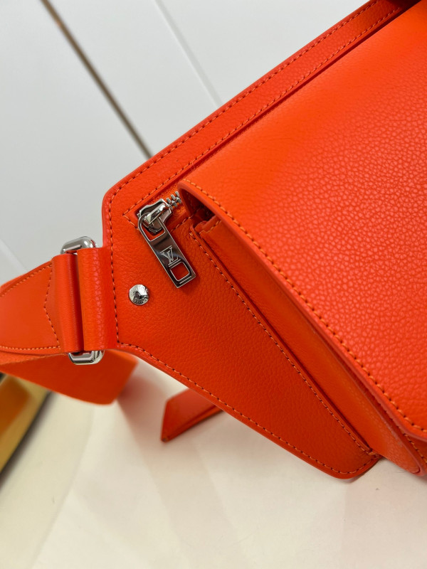 l**is V*t*n new sling