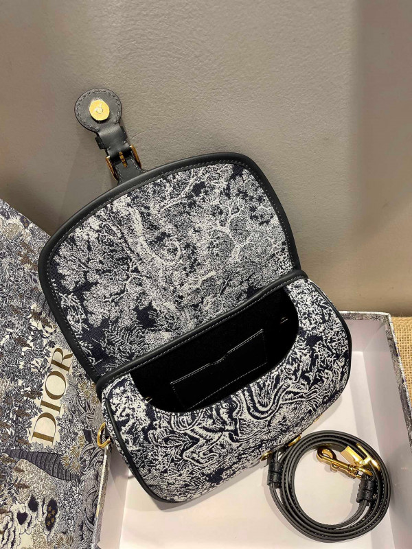 D*or bobby bag medium