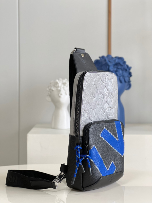 l**is V*t*n avenue slingbag