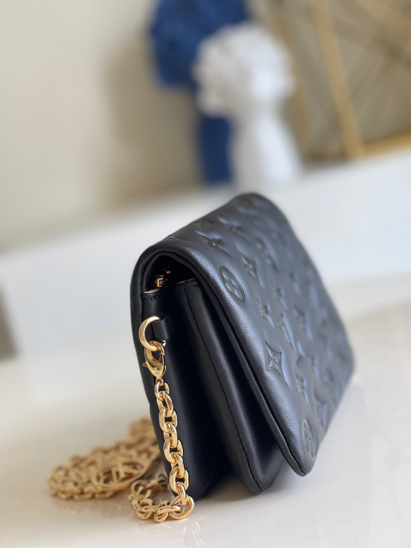 l**is V*t*n pochette coussin