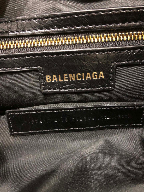 Ba*len*cia*ga women