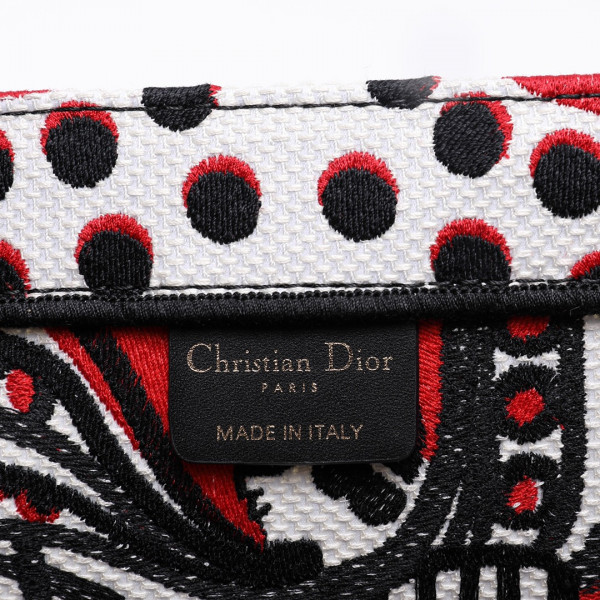 medium D*or book tote