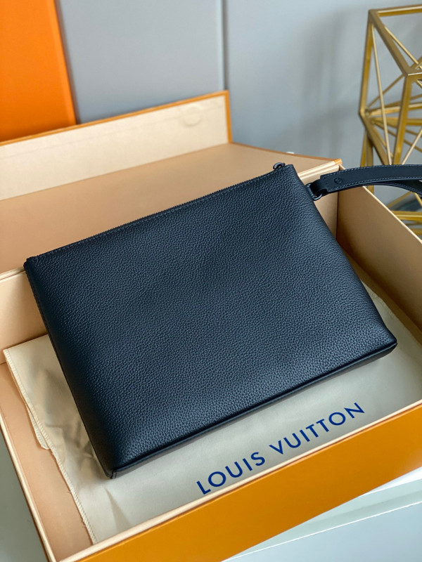l**is V*t*n ipad pouch