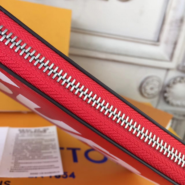 l**is v*t*n S*p*e zip wallet