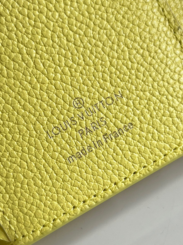 l**is V*t*n victorine wallet