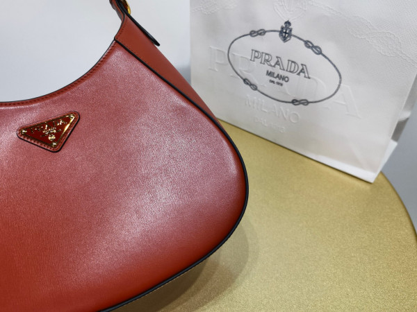 Pra*a leather shoulder bag