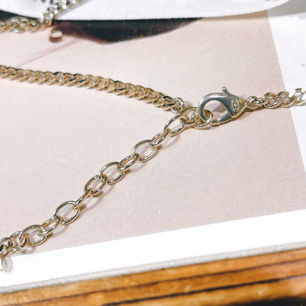 CL NECKLACE