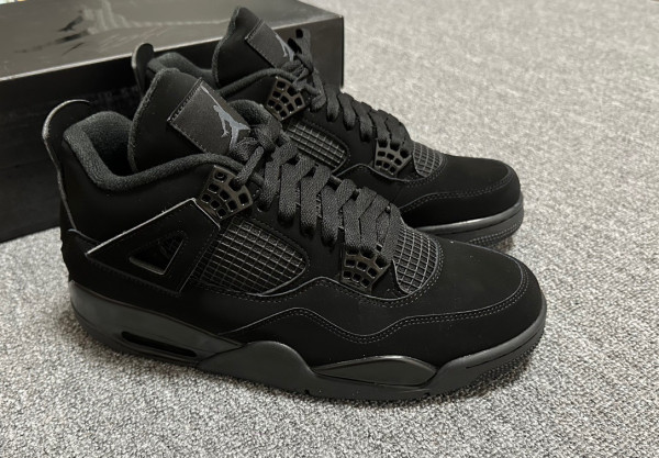 Air Jordan 4 Retro