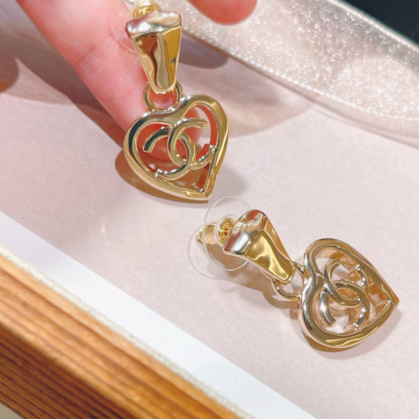 CL EARRINGS