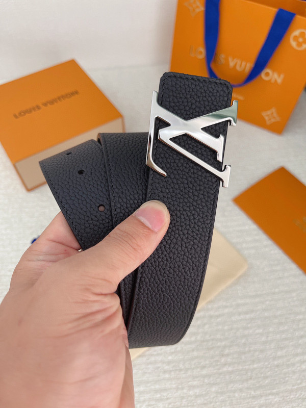 l**is V*t*n belt