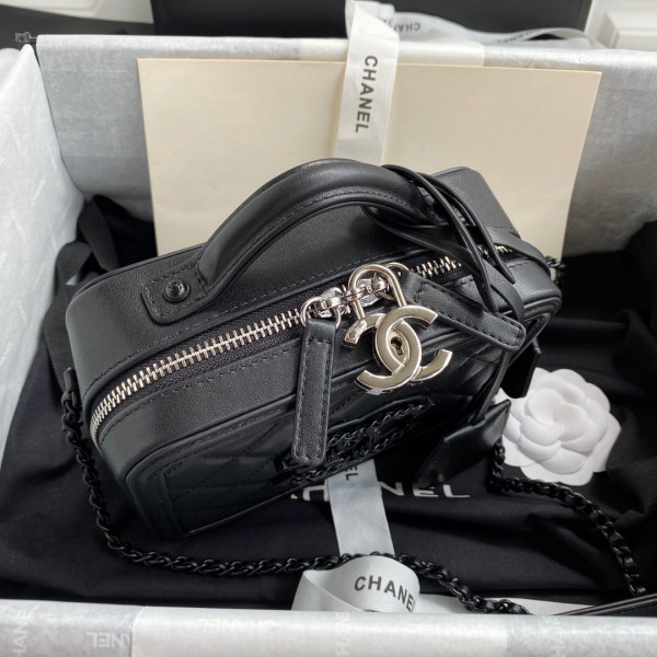 CL VANITY CASE