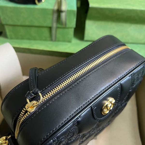 G*u*i gg matelassé leather shoulder bag