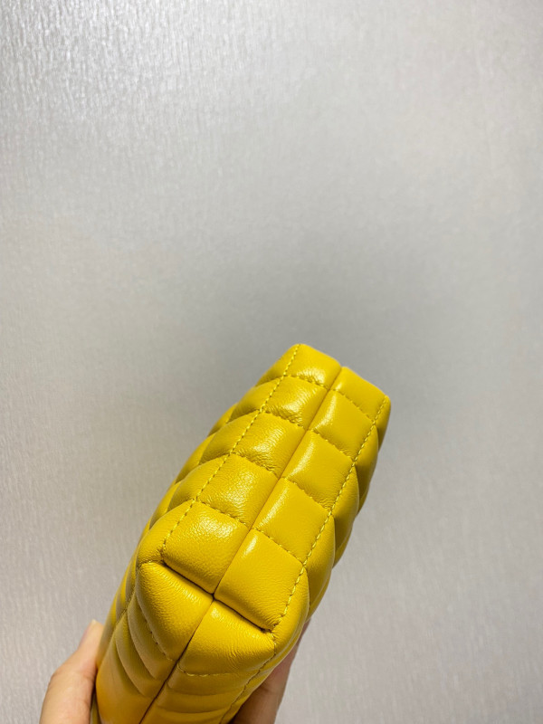 B**rry micro lola bucket bag