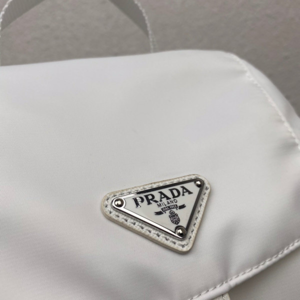 Pra*a re-nylon medium backpack-32-15-30cm