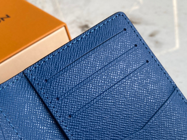 l**is V*t*n pocket organizer
