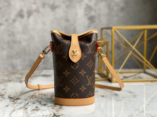 l**is V*t*n fold me pouch