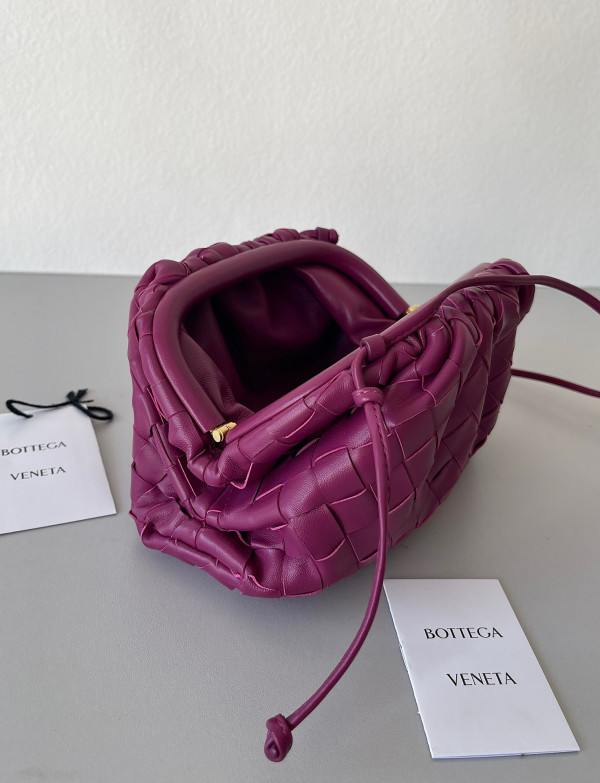 Bo*te*ga ve*ne*ta mini pouch