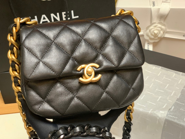 CL MINI FLAP BAG